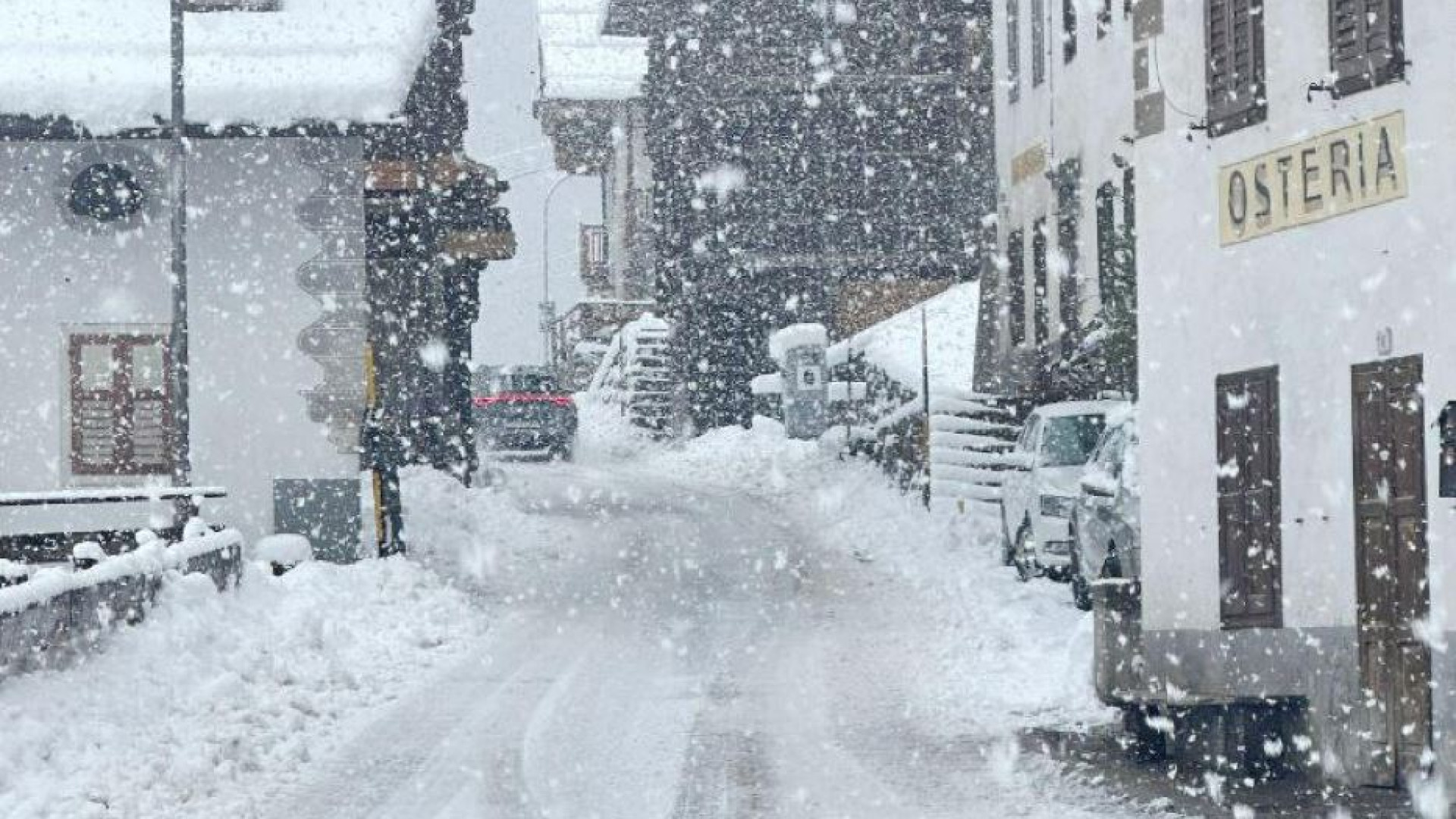 Immagine di Riecco la neve sulle Alpi. Chiusa la Brennero, paesi isolati in Val Pusteria