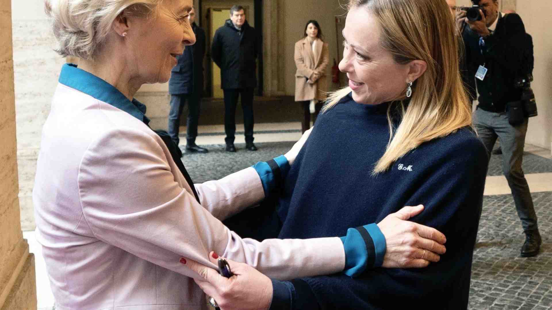 Immagine di Meloni a Kiev, ecco il patto con Von der Leyen