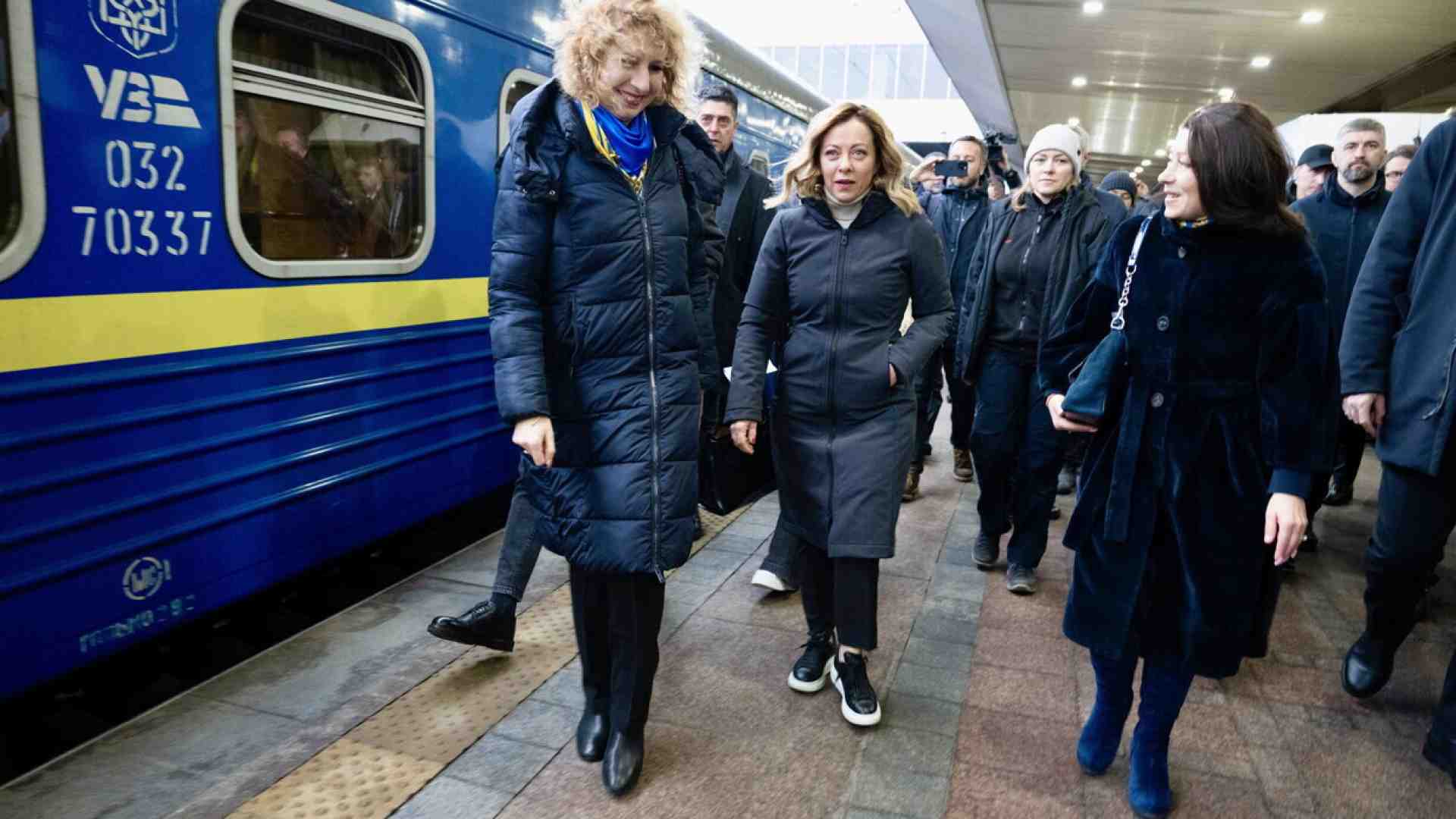 Immagine di Meloni a Kyiv: "L'Italia c'è, firmeremo garanzie di sicurezza per l'Ucraina"