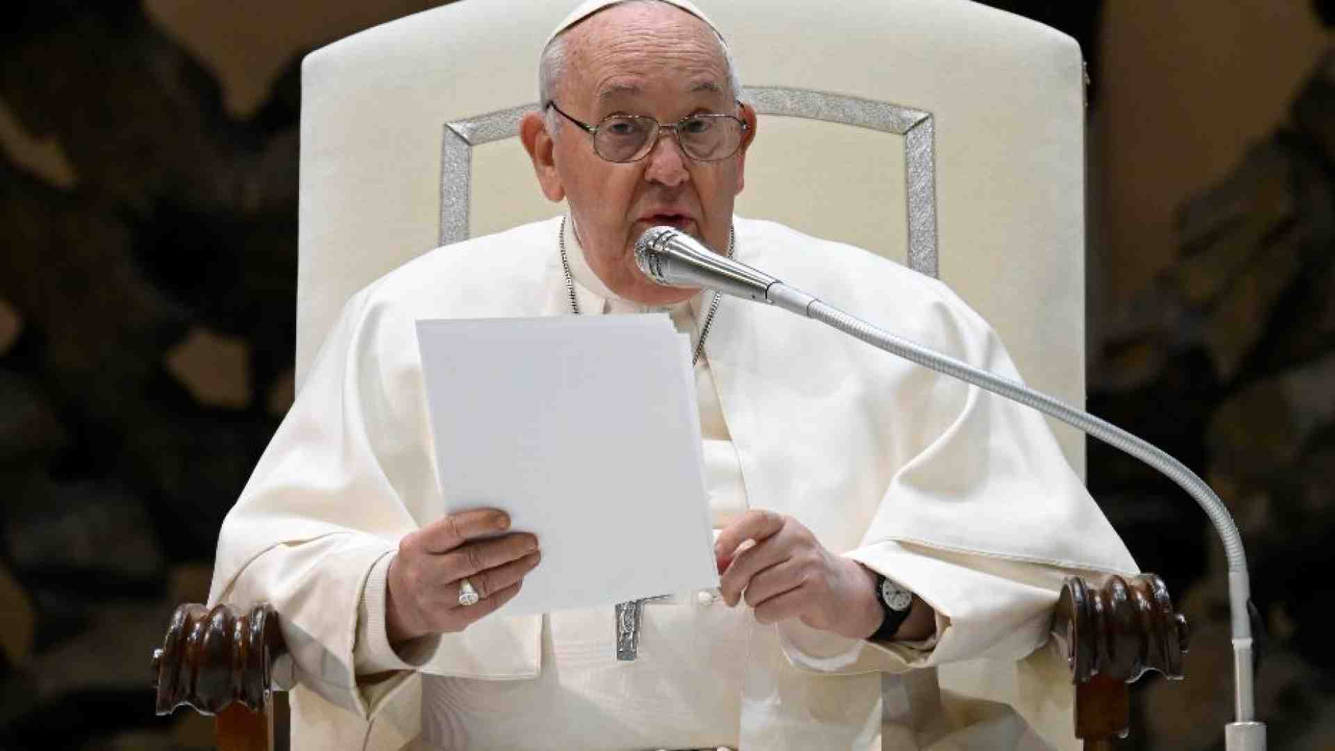 Immagine di Francesco influenzato, oggi annullate le udienze. Confermato l'Angelus