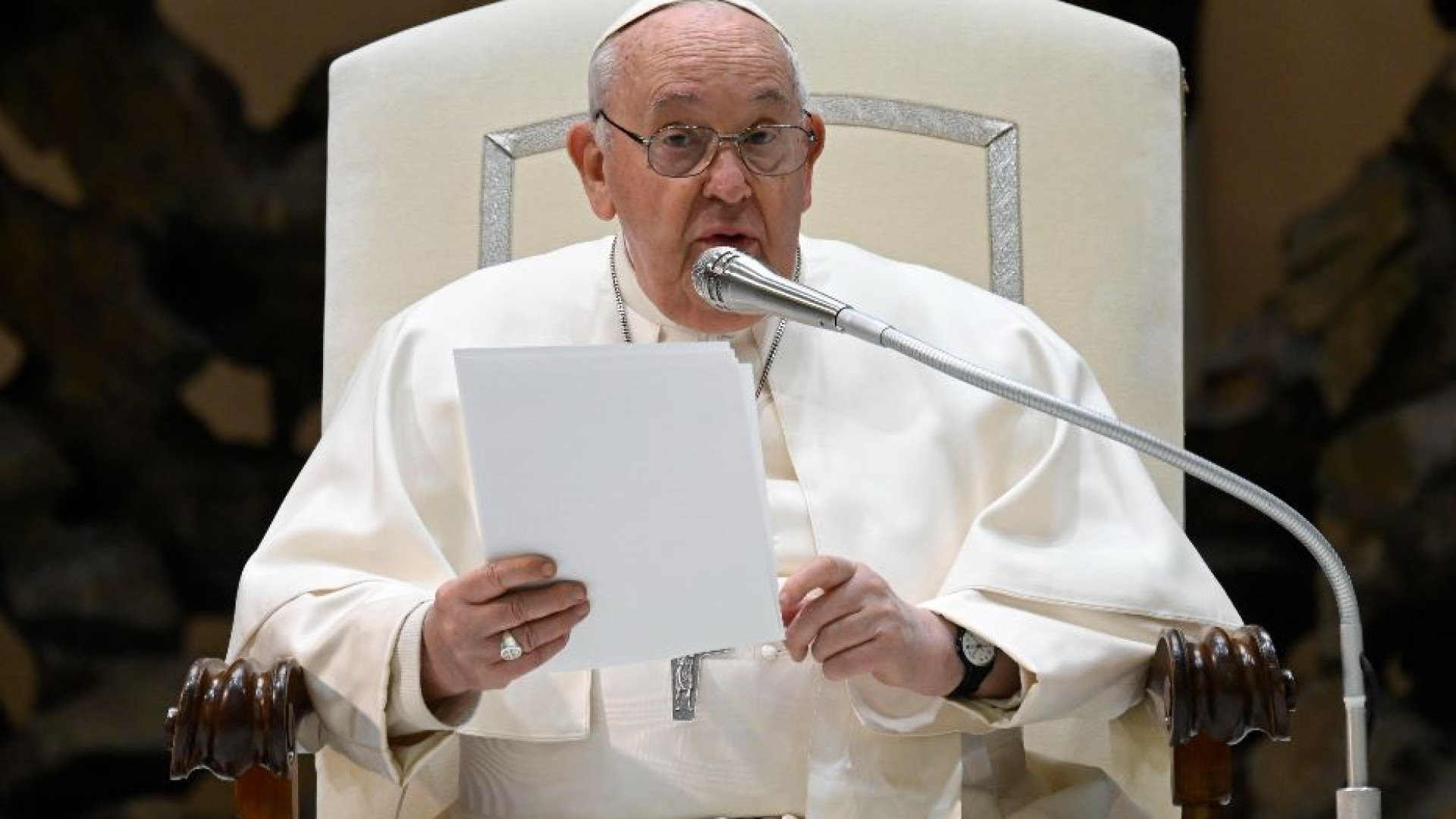 Immagine di Francesco influenzato, oggi annullate le udienze. Confermato l'Angelus