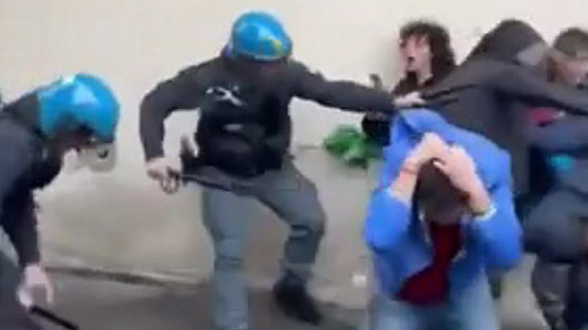 Immagine di Meloni: narrazione falsa. Piantedosi: mediazione rifiutata dalla piazza