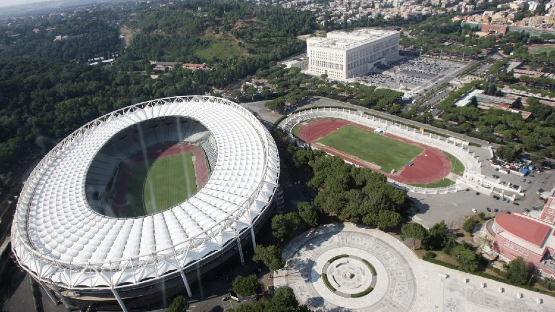 Immagine di Governo, niente soldi ai Mondiali d'atletica. L'accusa: «Meloni come Raggi»
