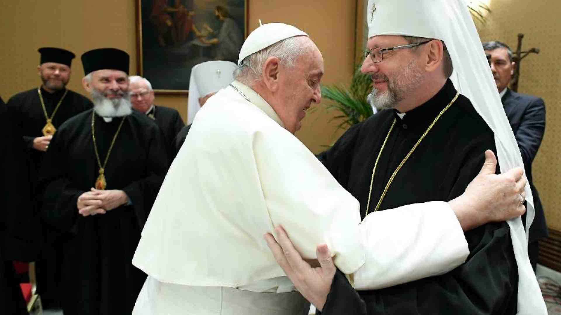 Immagine di I vescovi: «Dal Papa una neutralità positiva che sostiene chi è vittima»