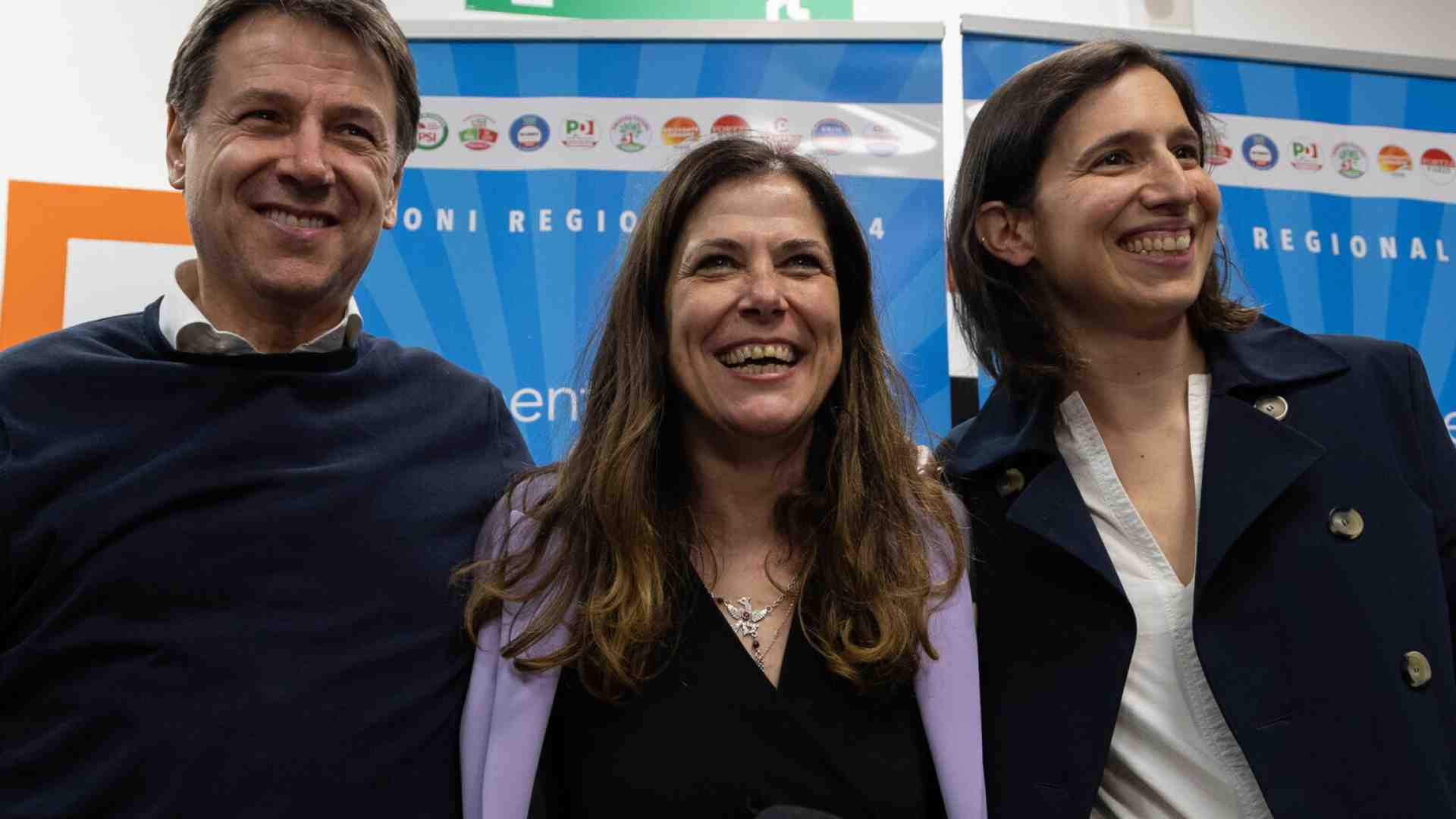 Immagine di "È stata dura ma ce l'abbiamo fatta". La versione di Schlein e Conte