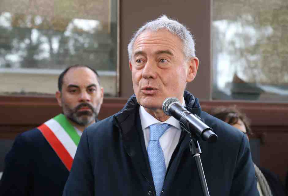 Urso: "Tesla può diventare il secondo produttore d'auto in Italia"