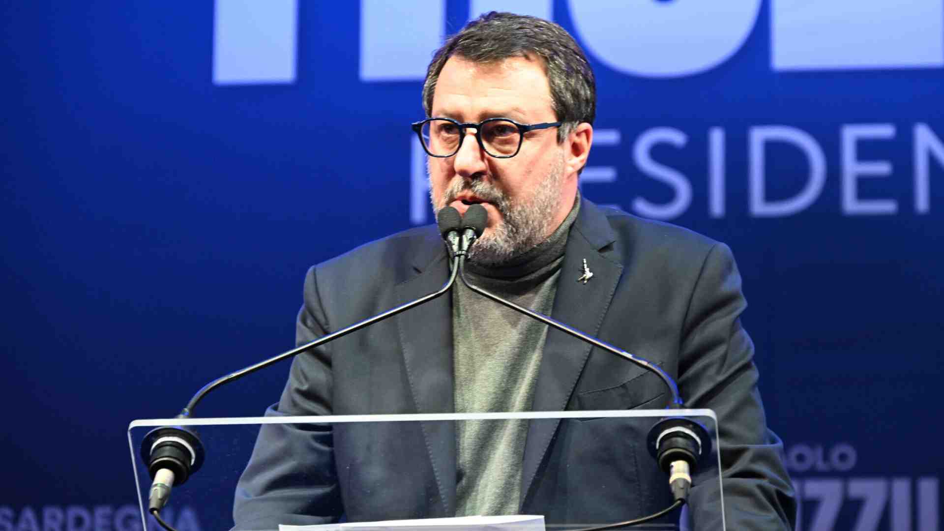 Immagine di Salvini si è blindato. La sicurezza del segretario dopo la Sardegna: “Nella Lega nessuno potrà sostituirmi”