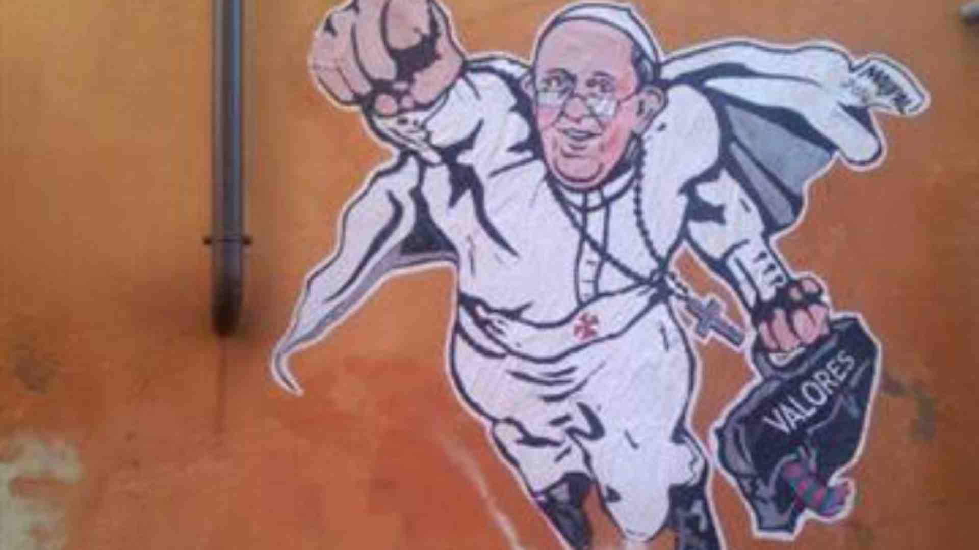 Immagine di Maupal, dal murale del Papa ai disegni di Quaresima