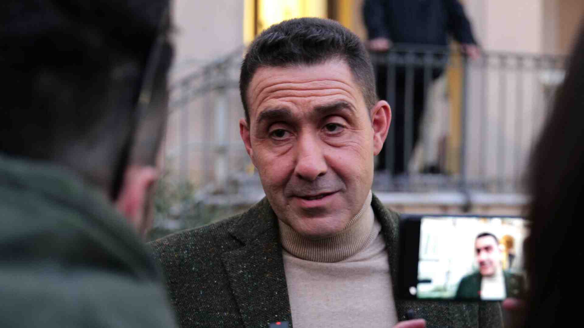 Immagine di Crosetto risponde a Salvini sulla sospensione di Vannacci: "Tra un po' finirò le guance da porgere"