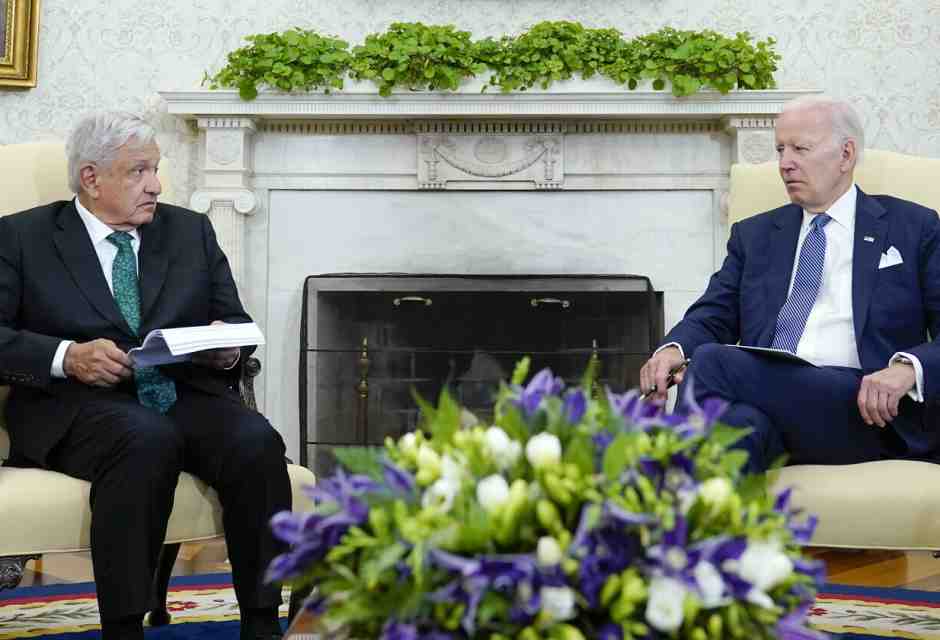 Il presidente americano Biden e  quello messicano Obrador durante un vertice su immigrazione e traffico di Fentanyl (LaPresse)&nbsp;<br />