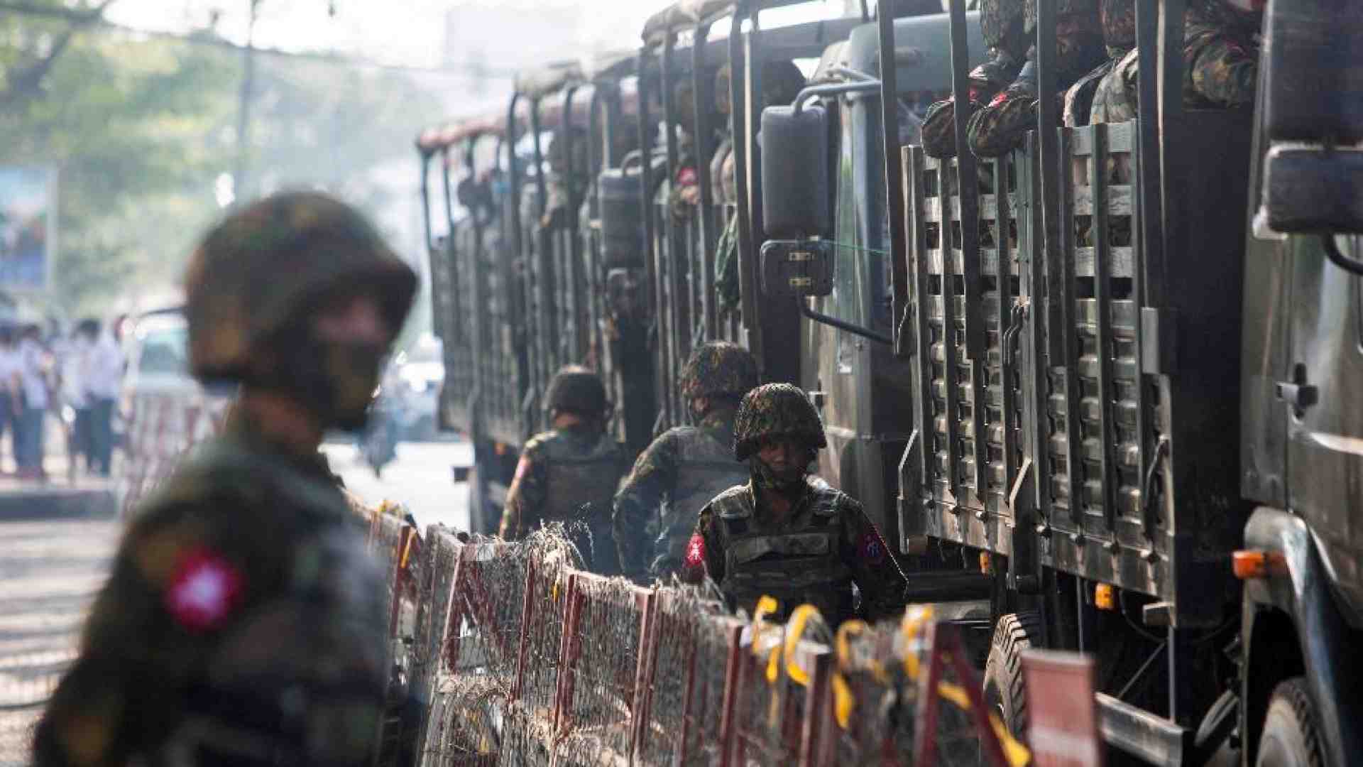 Immagine di Navi da guerra sparano su un mercato nell'est del Myanmar: è strage