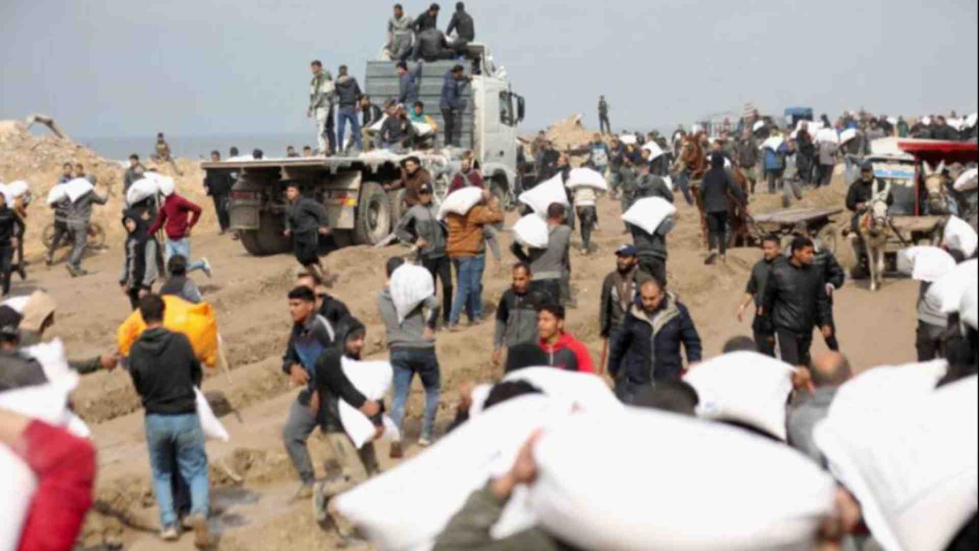 Immagine di Biden «salva» Israele all’Onu. Ue e Italia: cessi il massacro dei civili