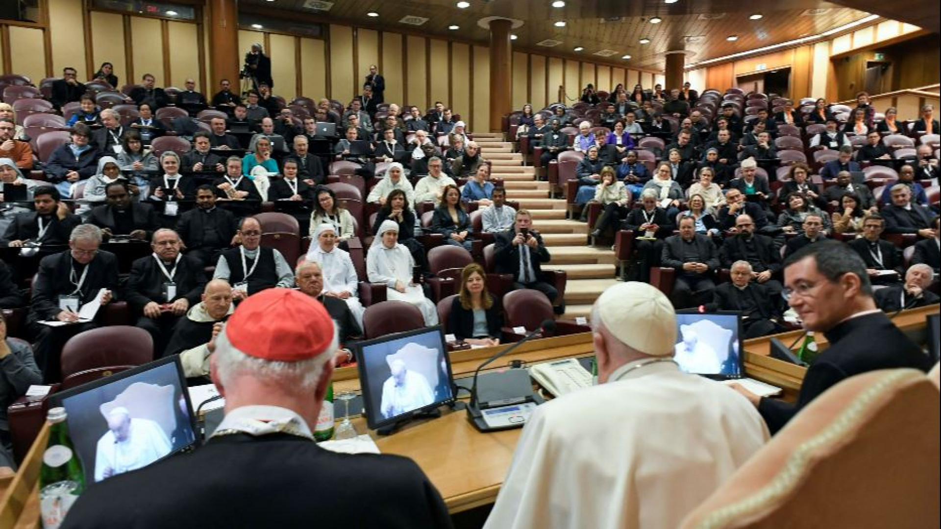 Immagine di Il Papa: cancellare le differenze tra uomo e donna è cancellare l'umanità