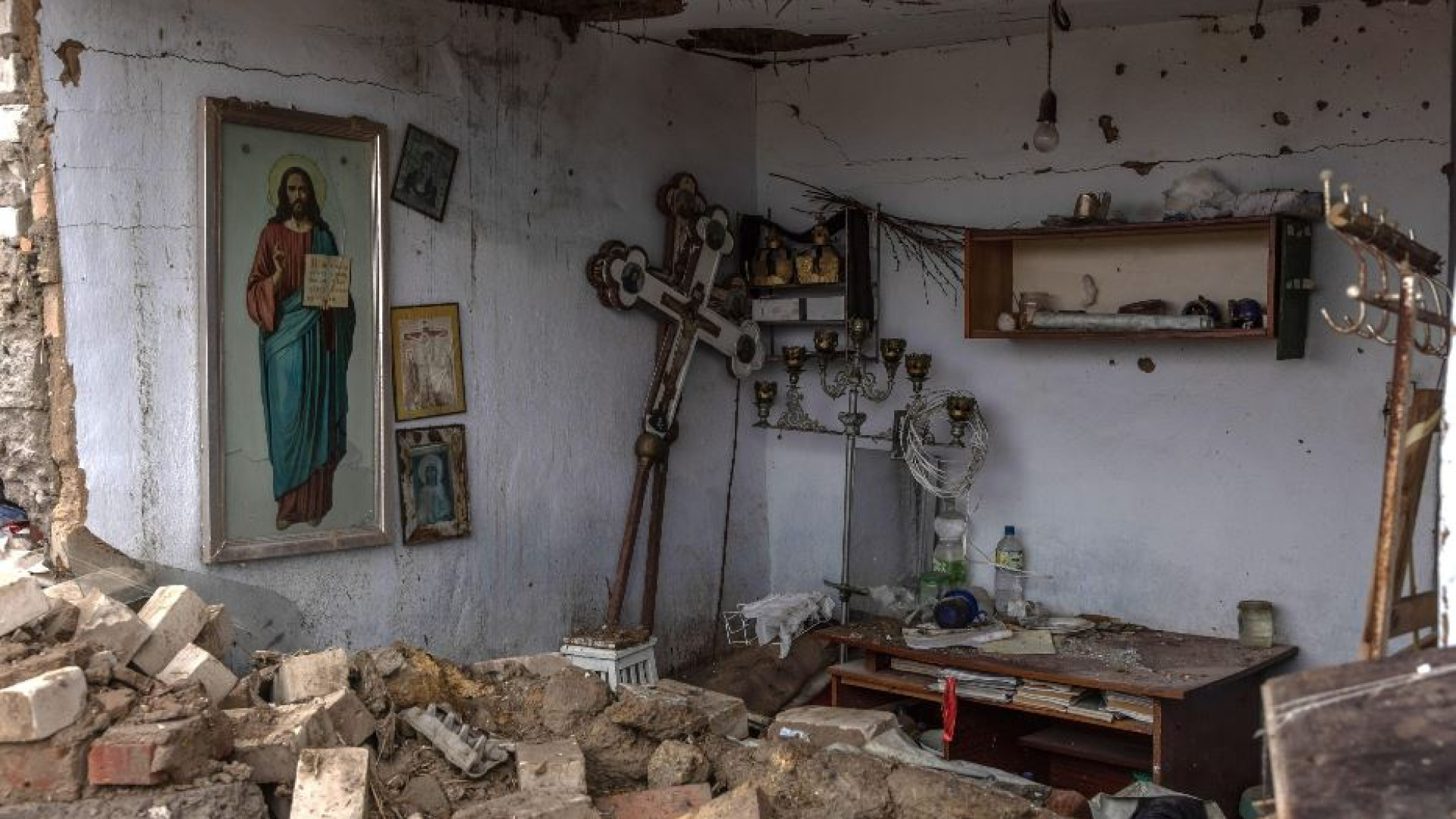 Immagine di Preti uccisi e chiese sequestrate: così l'esercito russo perseguita le fedi