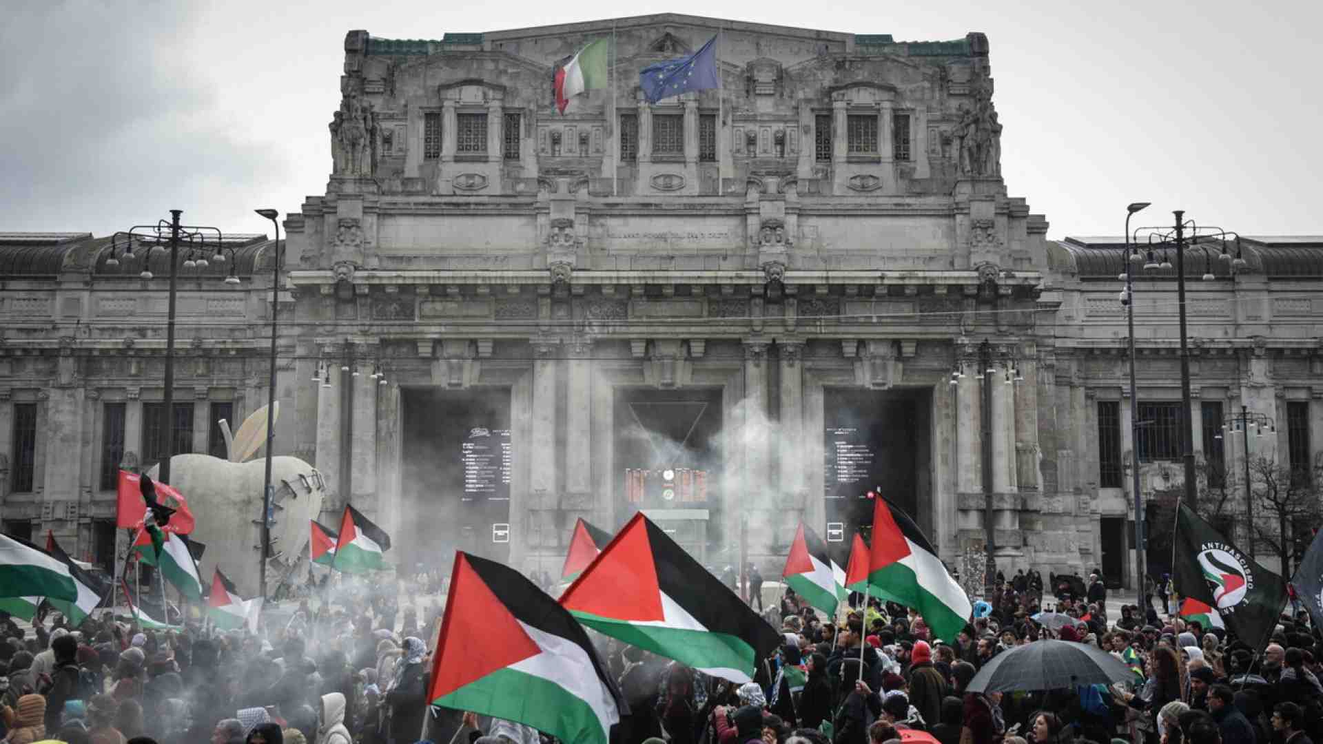 Immagine di L’orizzonte negato dalle manifestazioni con la kefiah