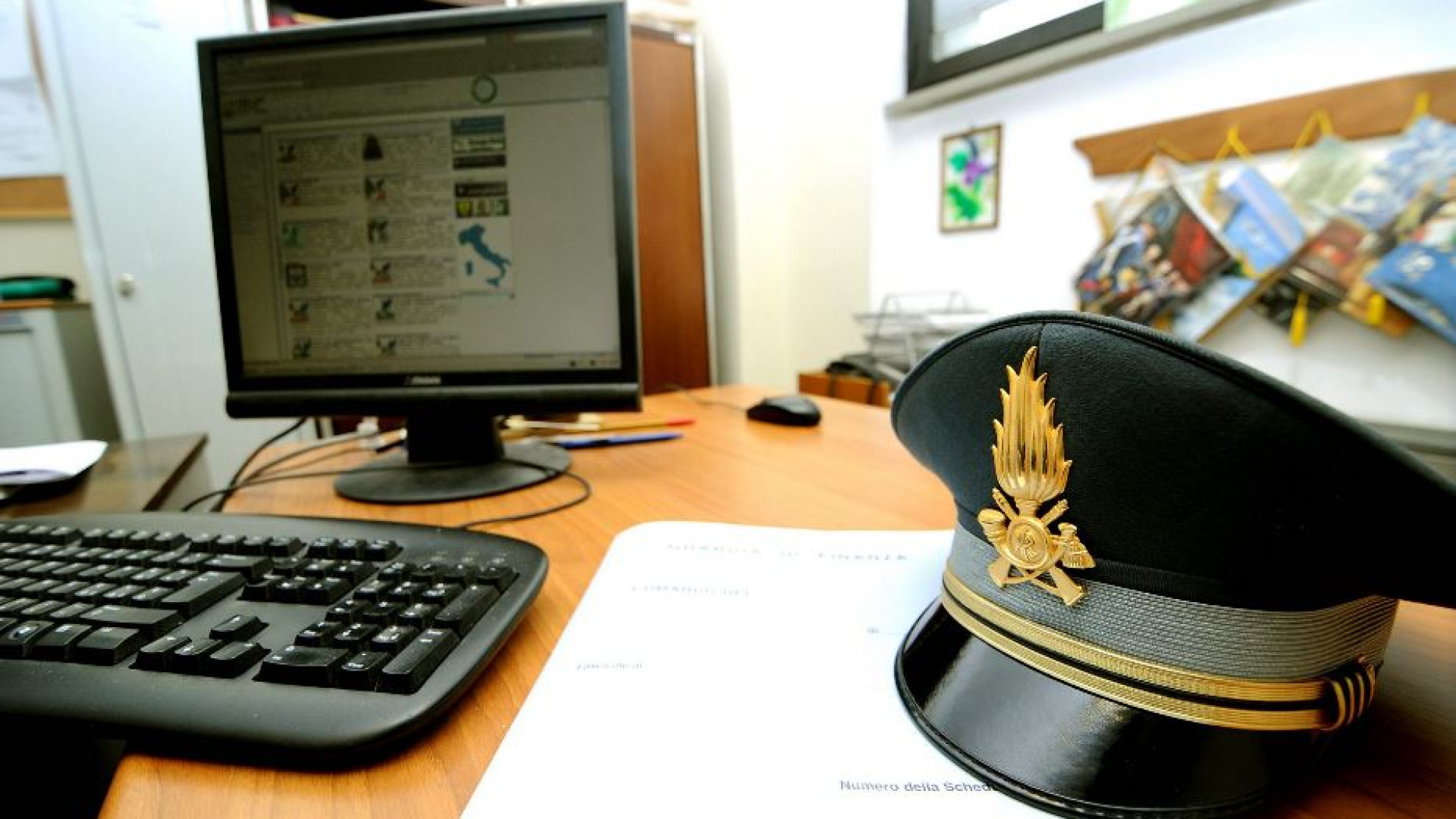 Immagine di Dossieraggio, la politica chiede chiarezza. Cosa sappiamo fino ad ora