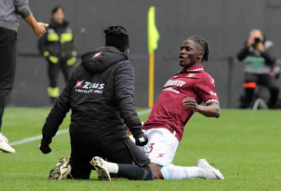 Loum Tchaouna esulta dopo il gol all'Udinese (foto LaPresse)