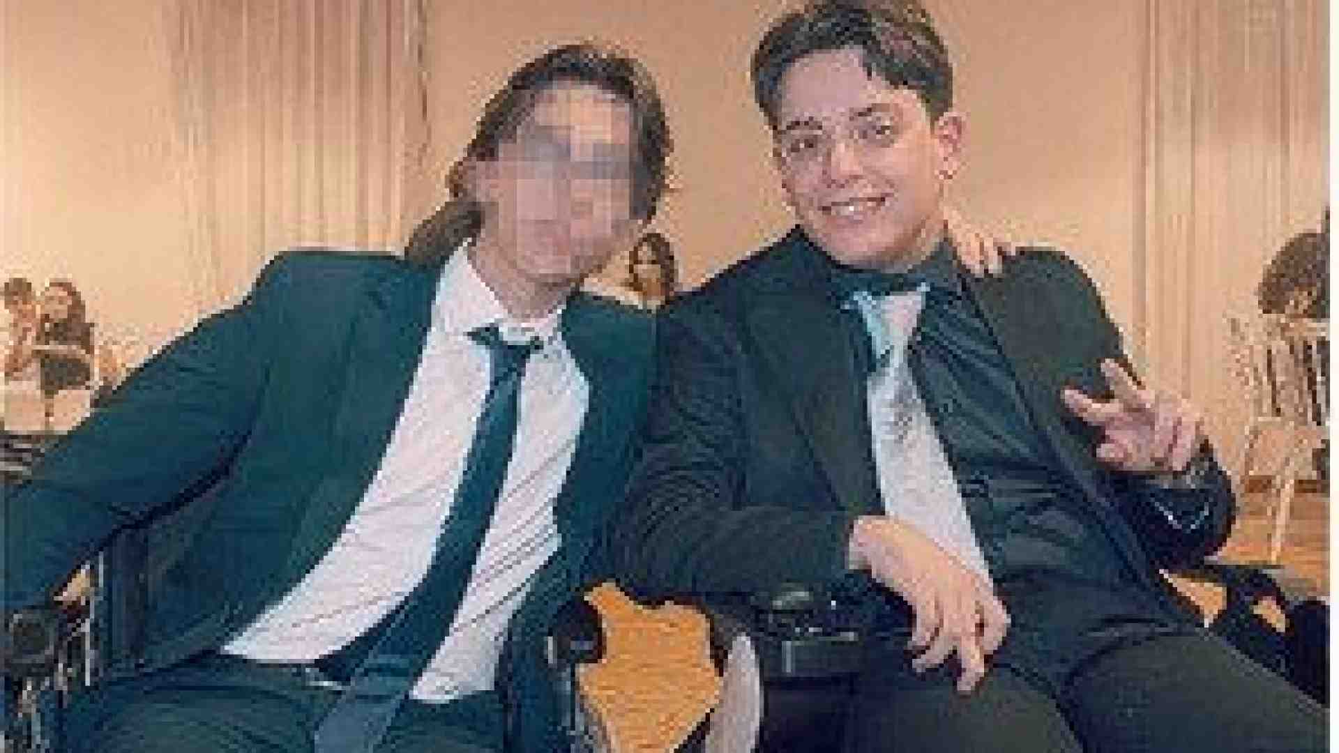 Immagine di Al compleanno in sedia a rotelle: il regalo degli amici a Simone