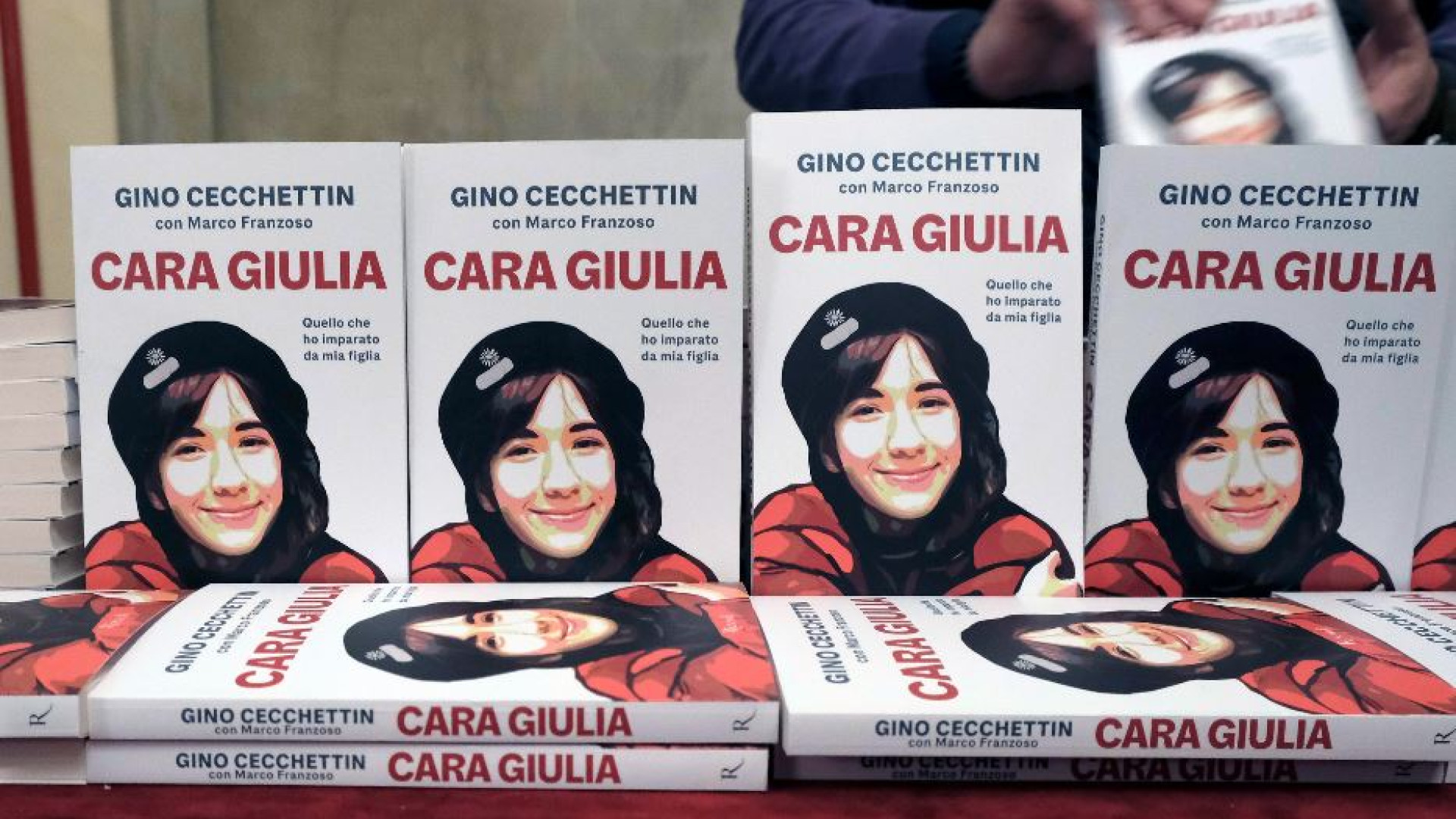 Immagine di Il Papa, la telefonata al papà di Giulia e due miliardi di carezze