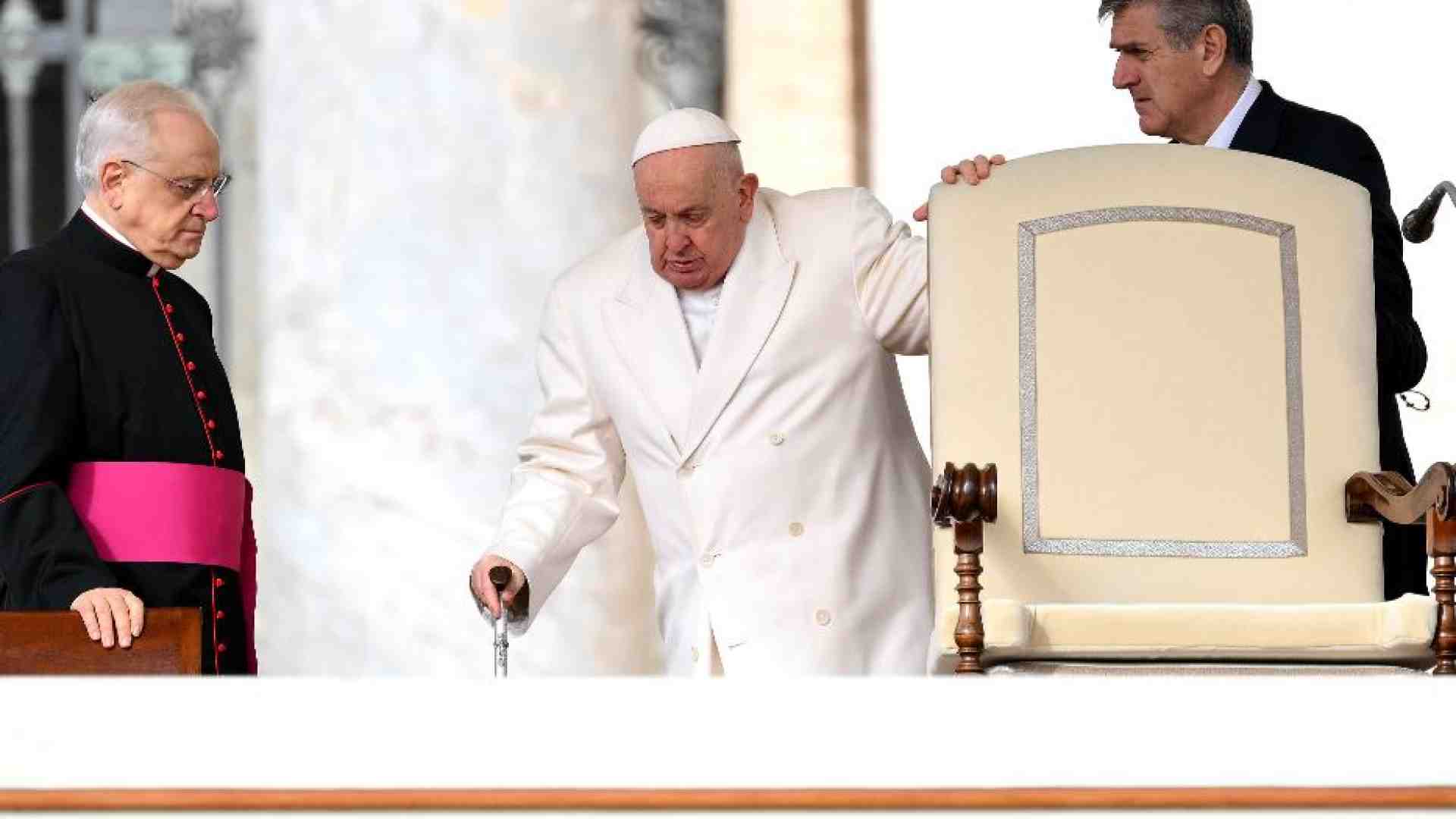 Immagine di Il Papa: «Inutile correggere il superbo. Ma il suo edificio crollerà»