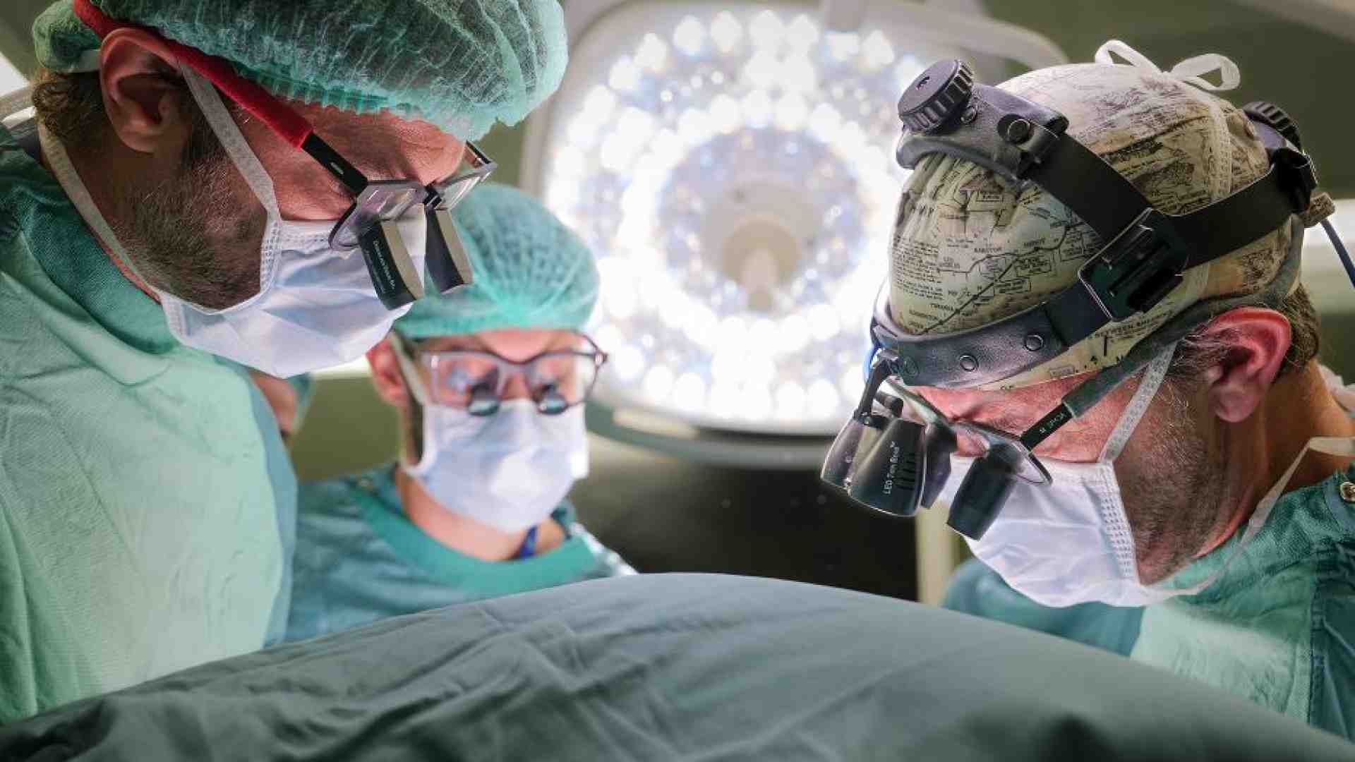 Immagine di Al Bambino Gesù il dono di due famiglie salva cinque piccole vite