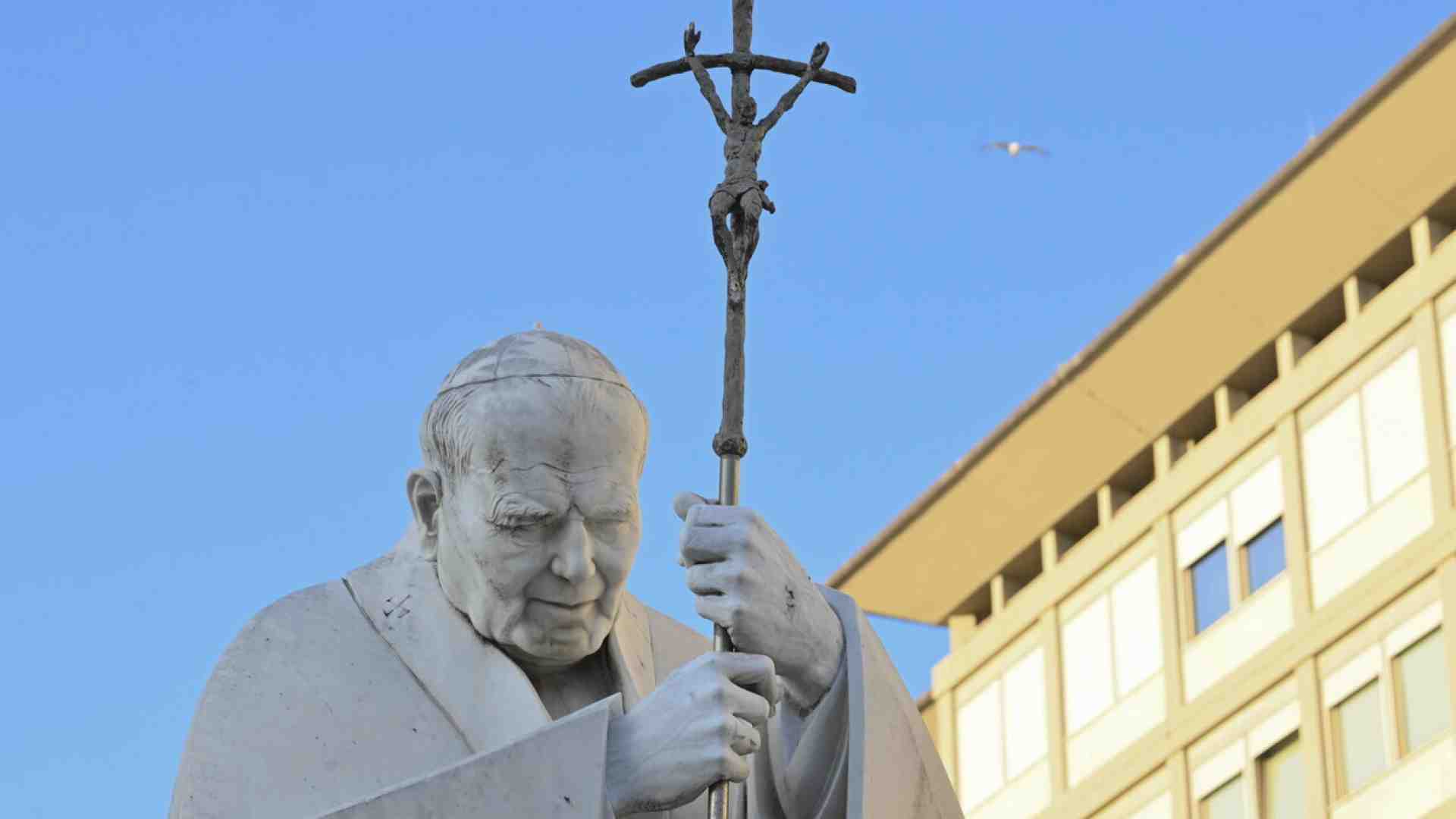 Immagine di Rileggere Papa Wojtyla prima di mettere mano alla Costituzione