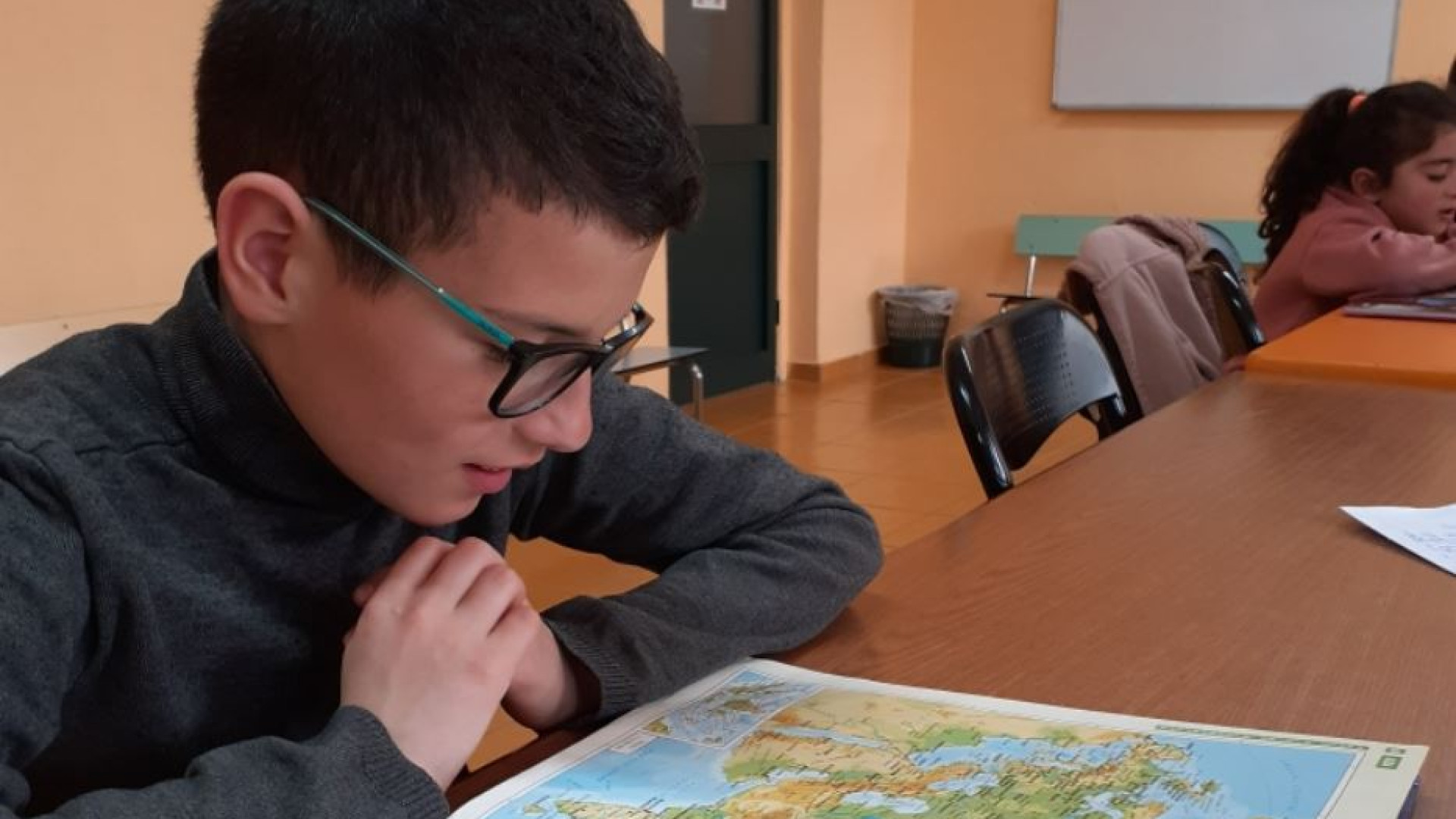 Immagine di Italia-Albania, i bimbi soccorrono i bimbi