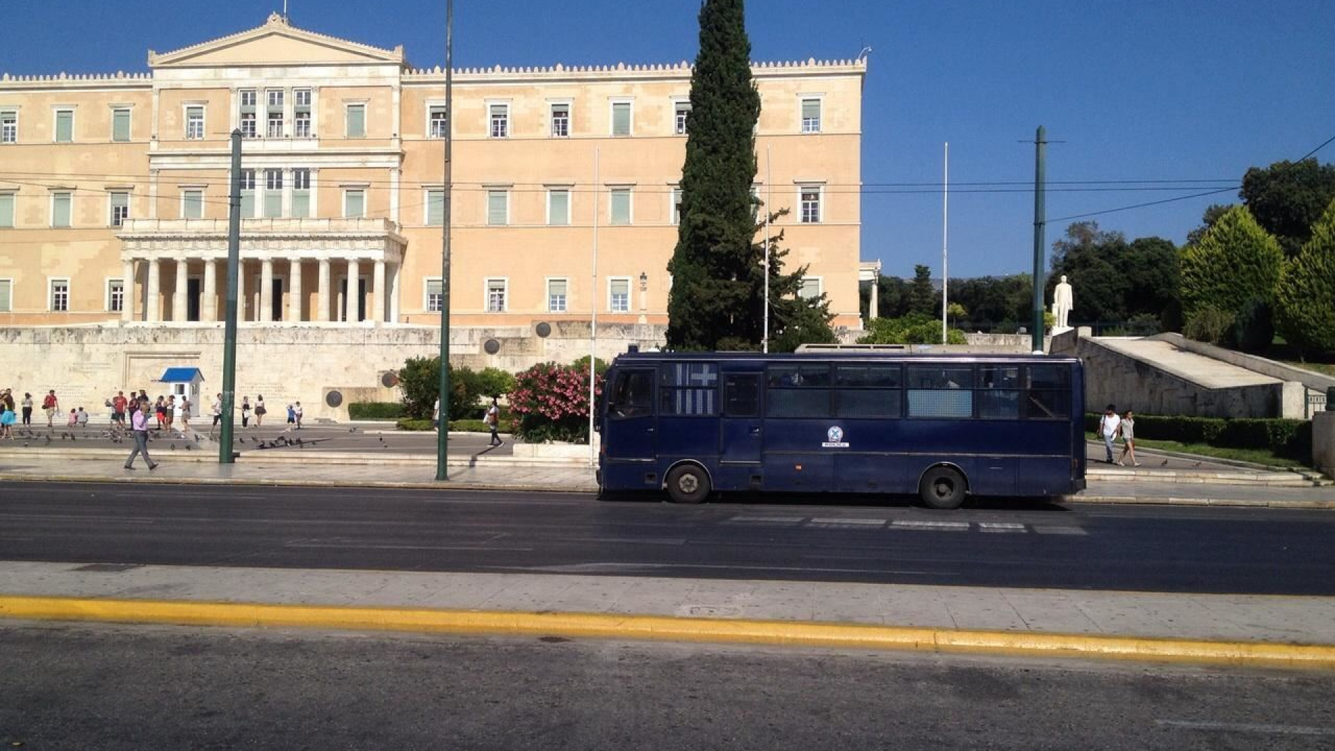 Immagine di Grecia, scomunica ai deputati che votano le nozze gay