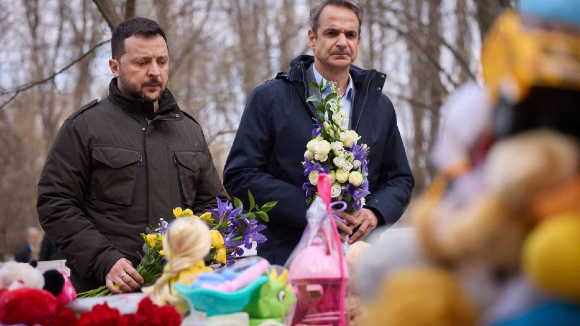 Immagine di Non era Zelensky il bersaglio del raid. Lui insiste: «Più armi, subito»