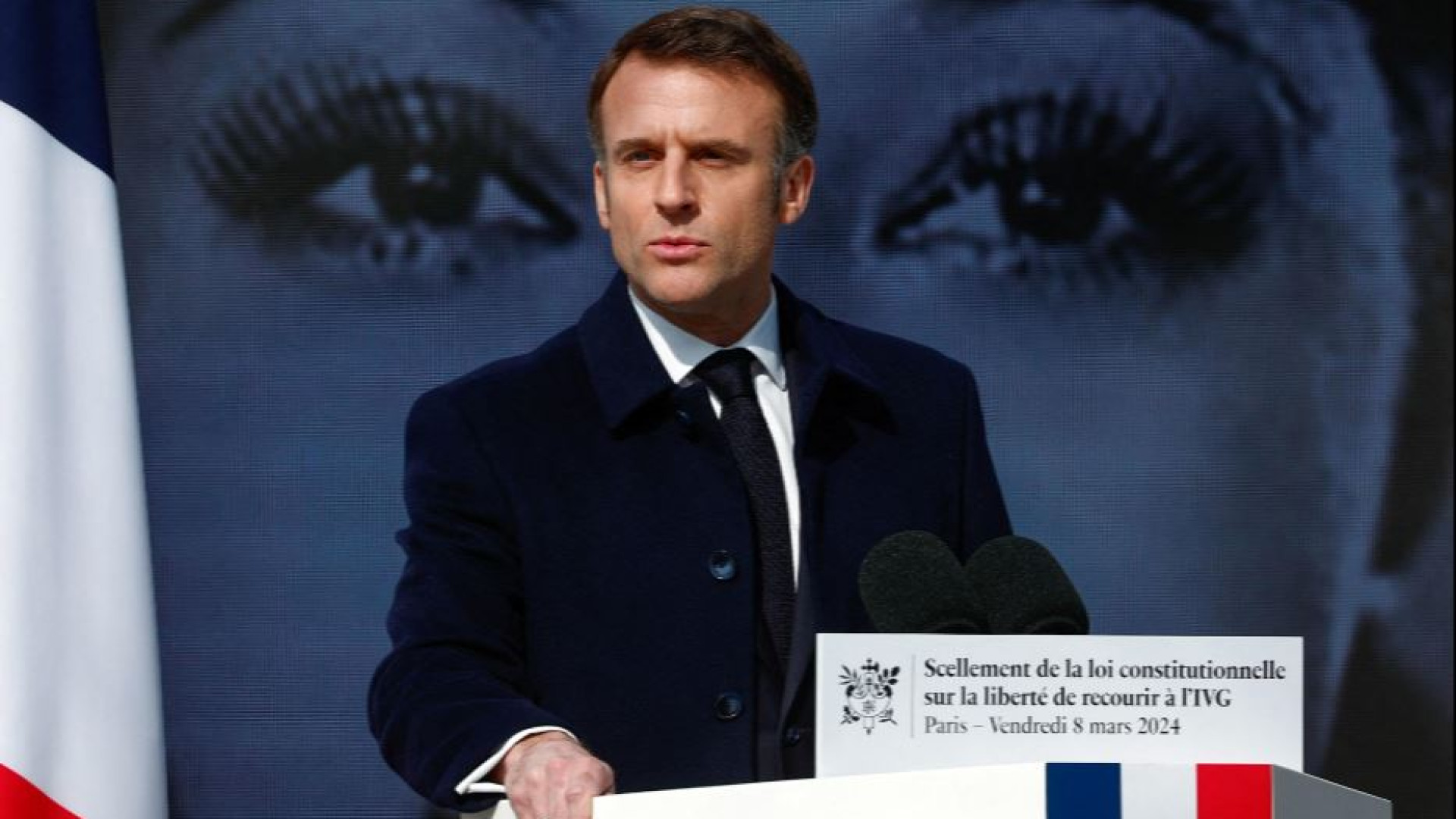 Immagine di Macron: ora il “diritto di aborto” anche tra i diritti fondamentali Ue