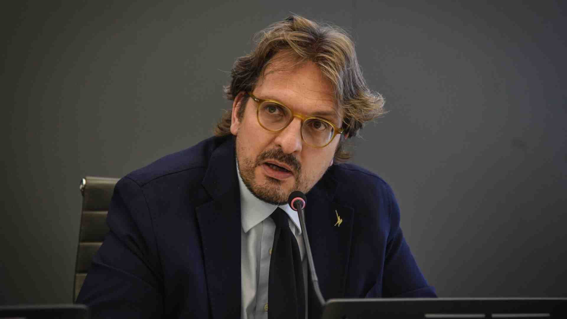 Immagine di Altro che sovranisti. L’europeismo leghista spiegato da Guido Guidesi
