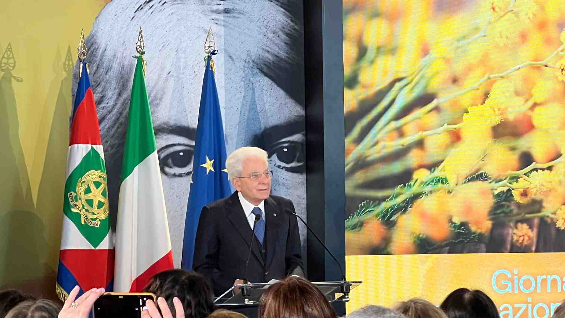 Immagine di Mattarella: "Troppe inaccettabili molestie e discriminazioni verso le donne"