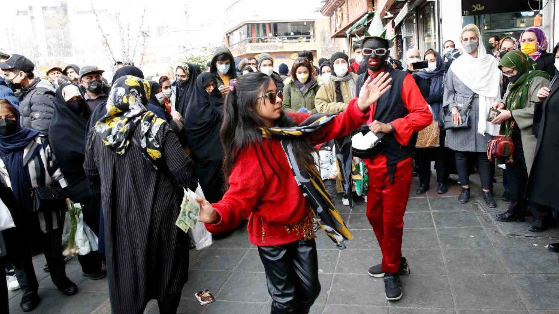 Immagine di «Ballano in piazza l'8 marzo: due donne arrestate a Teheran»