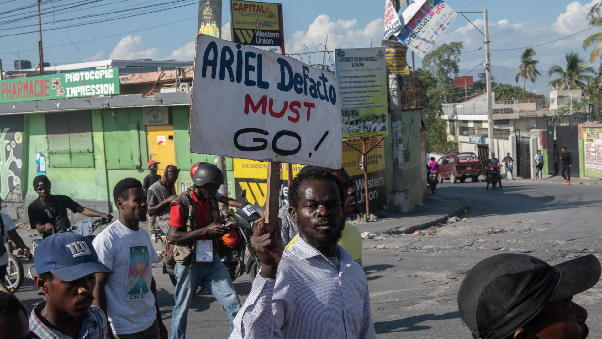 Immagine di Haiti in fiamme: si combatte al palazzo presidenziale