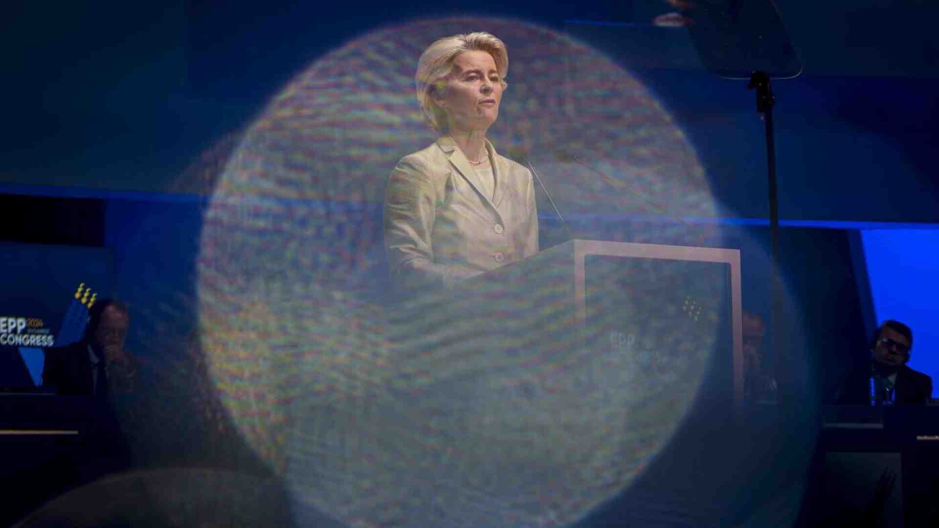 Immagine di La conferma di Ursula von der Leyen non è così scontata. Lo scetticismo di Renzi e Macron