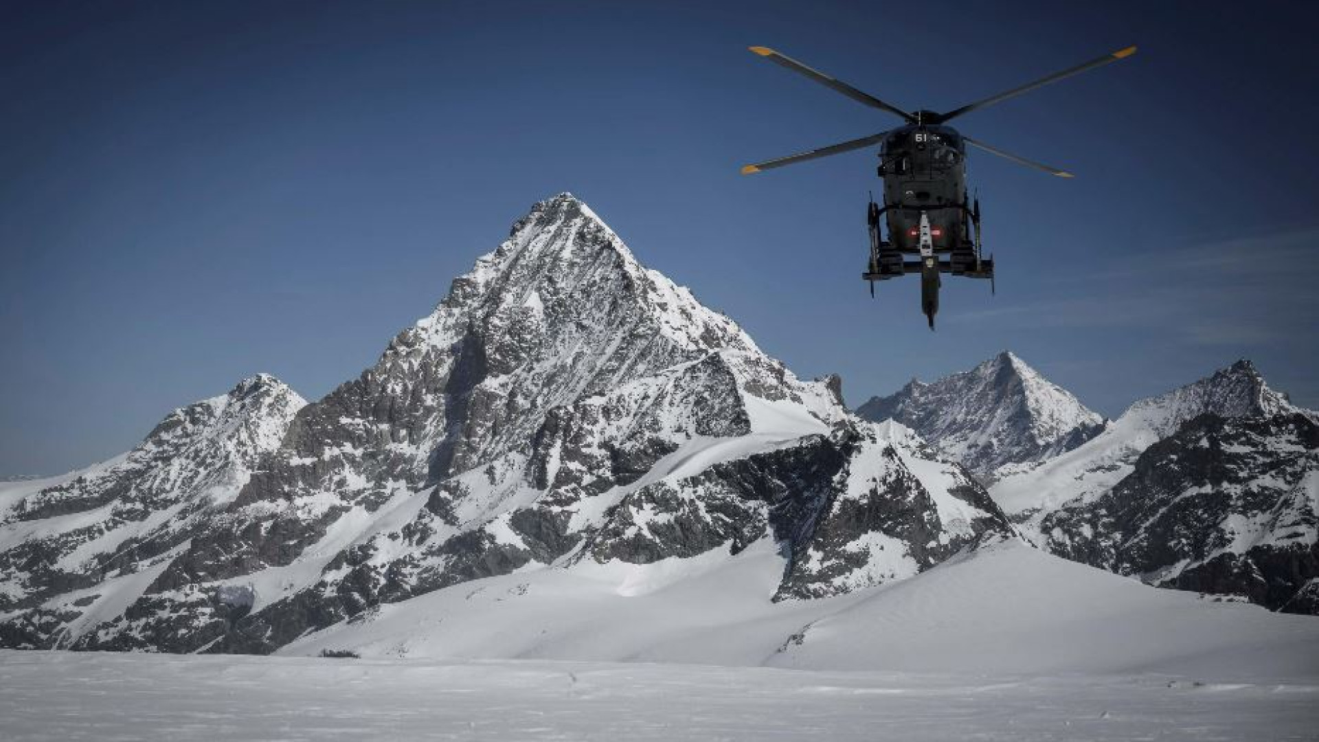Immagine di Frane, valanghe e disagi al Nord, scialpinisti morti in Liguria e Svizzera
