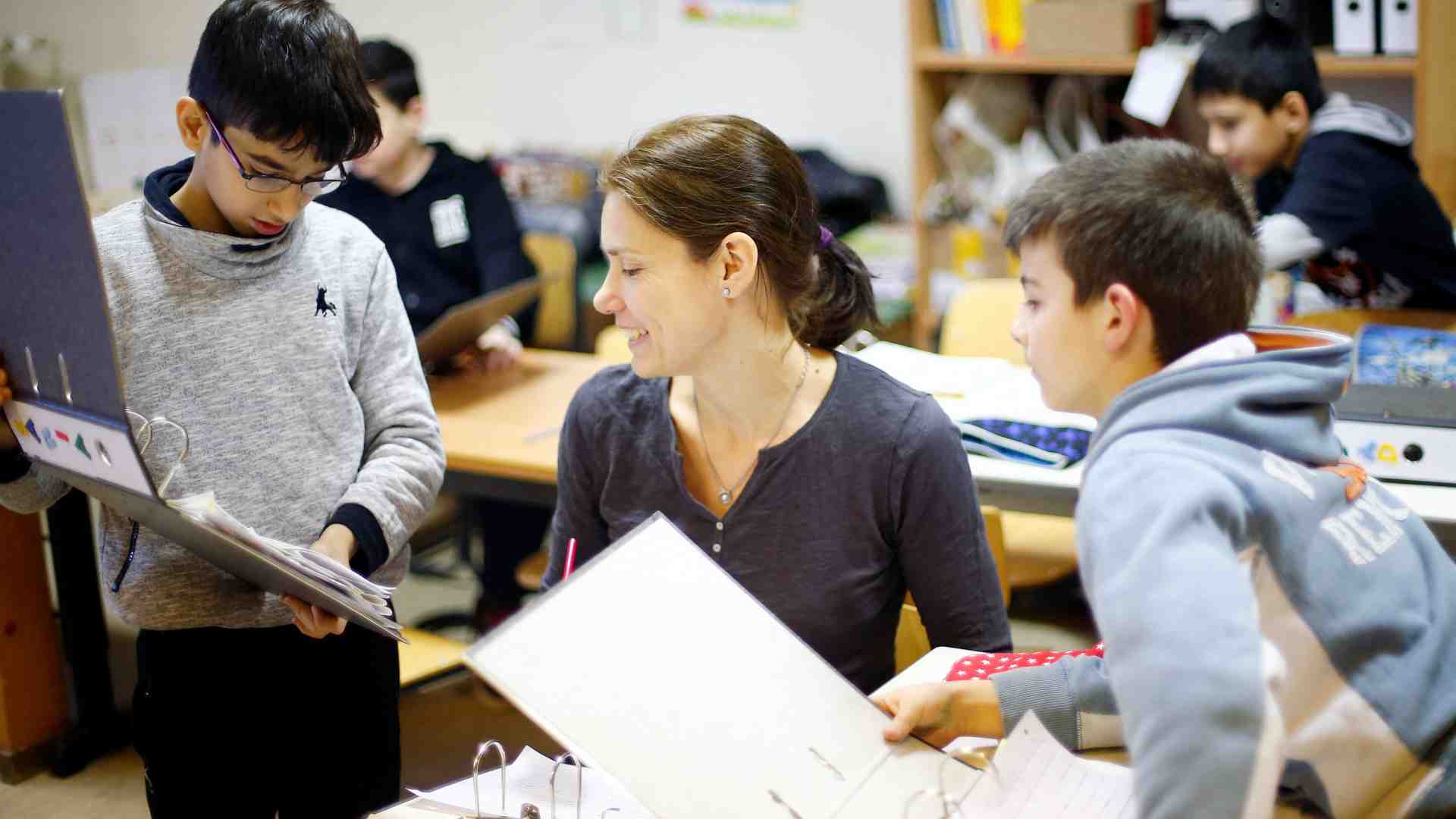 Immagine di «Troppi stranieri abbandonano la scuola, l'Italia copi i modelli europei»
