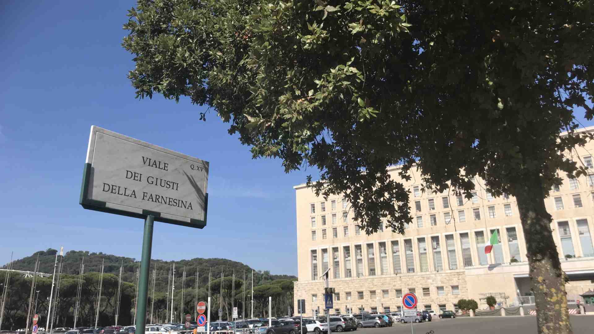 Immagine di Nel Giardino dei Giusti, mai arresi a chi chiede di sventolare bandiera bianca