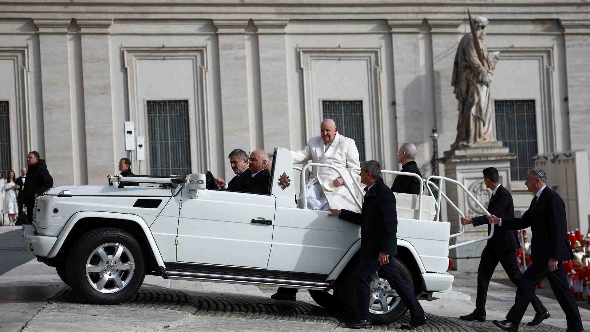 Immagine di Il Papa: tanti giovani morti in guerra. Mondo deformato, praticare virtù