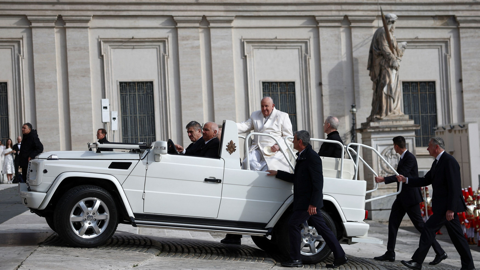 Immagine di Il Papa: tanti giovani morti in guerra. Mondo deformato, praticare virtù