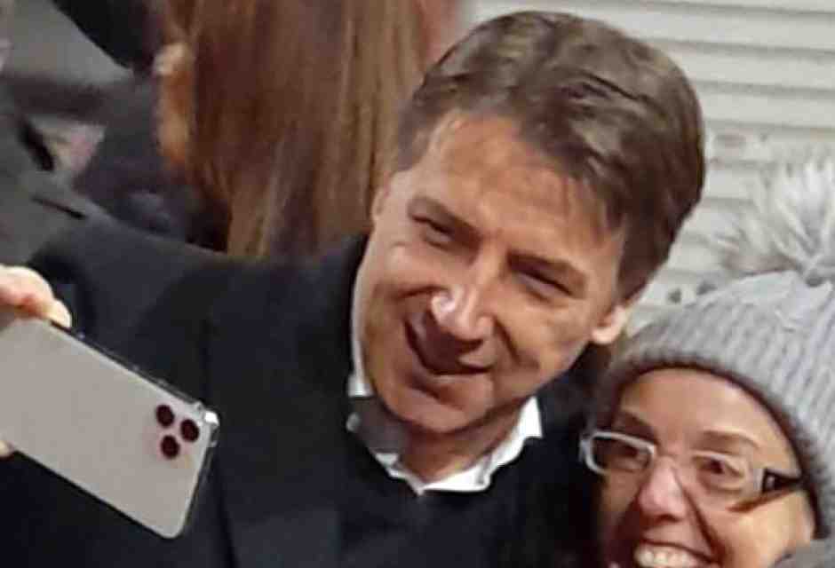 La schedina del TotoConte: con il Pd se guidiamo noi e senza Calenda e Renzi