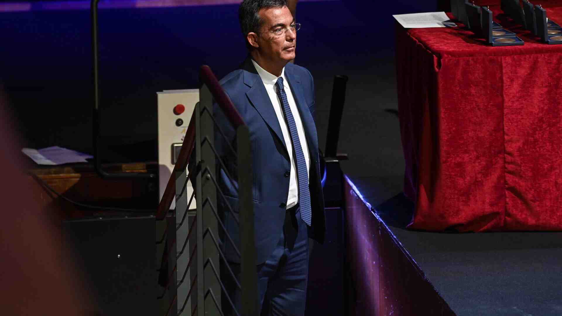 Immagine di Floris vuole farsi allenatore. Sarebbe meglio arbitro