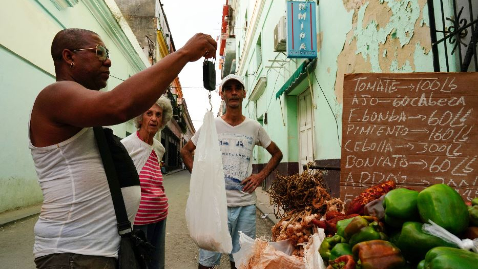 Immagine di Cuba resta anche senza uova, la Colombia corre in aiuto