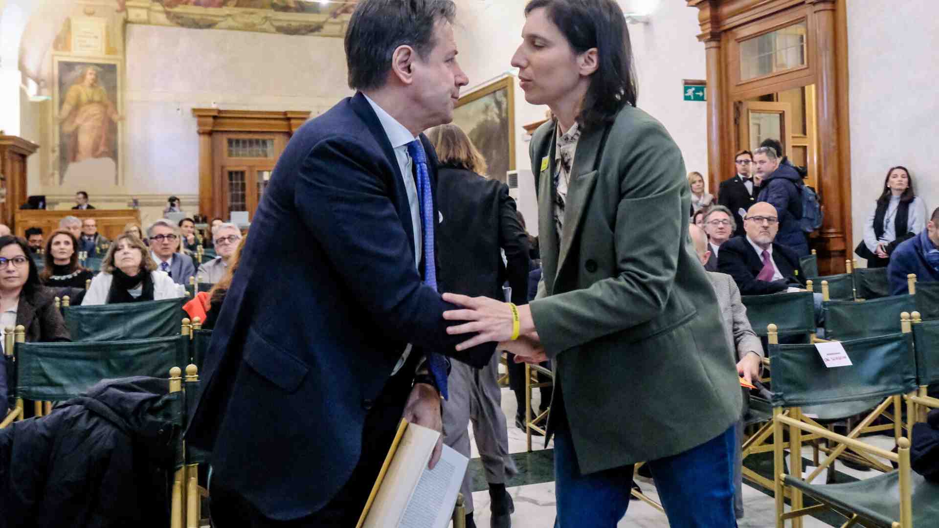 Immagine di Dura la vita dell’opposizione: il campo largo è quello dei consensi all’estero per Meloni