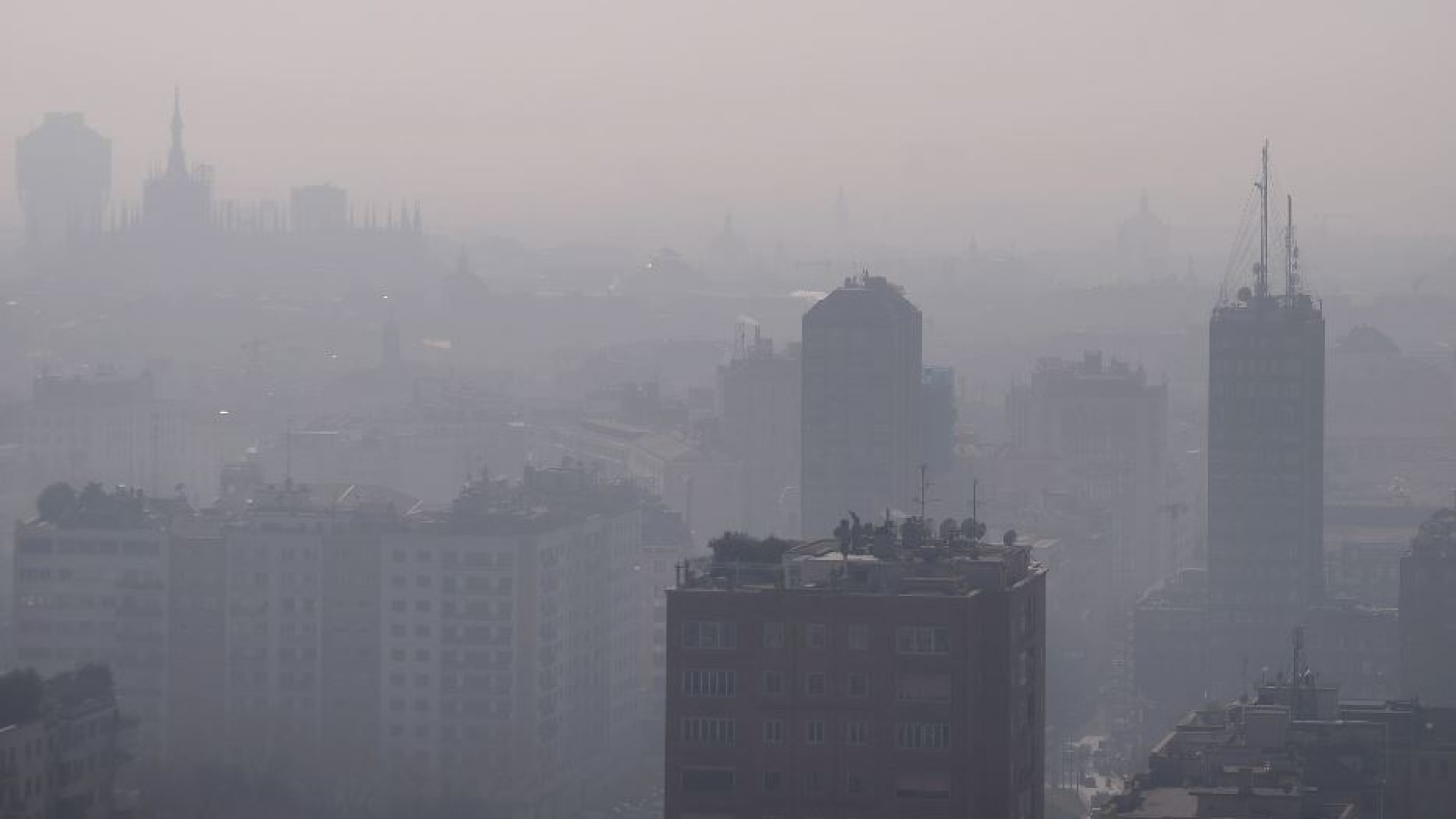 Immagine di Milano e quel record di aria inquinata. Ma non ci paralizzi l'infodemia