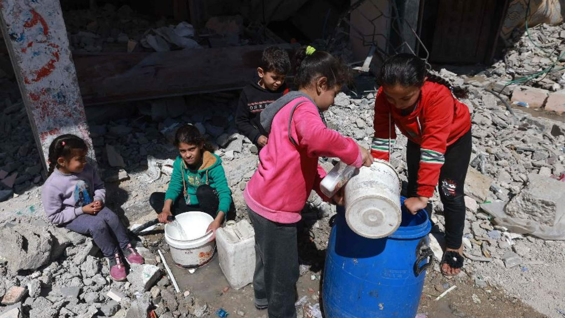 Immagine di Ancora spari sugli affamati a Gaza. Open Arms scarica gli aiuti