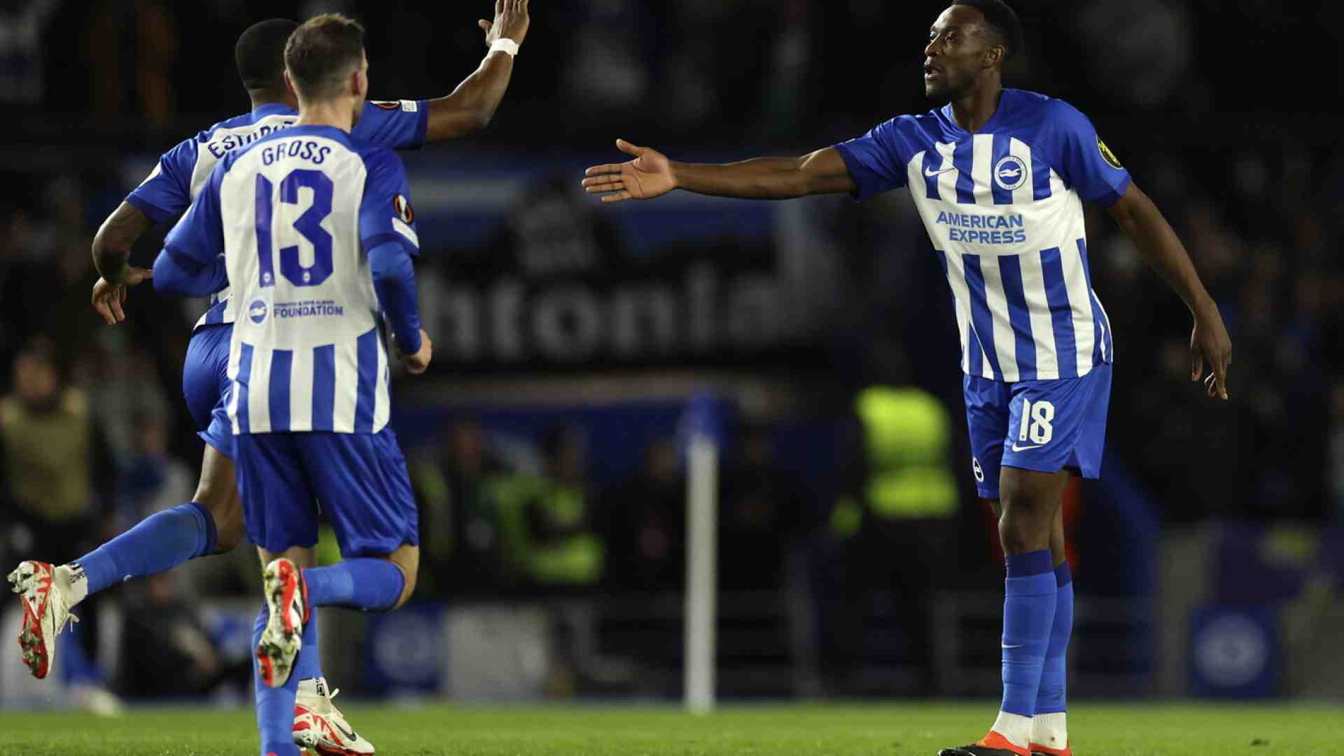 Immagine di La Roma ha umiliato il Brighton, ma lo stadio del Brighton umilia quello della Roma. Dati alla mano