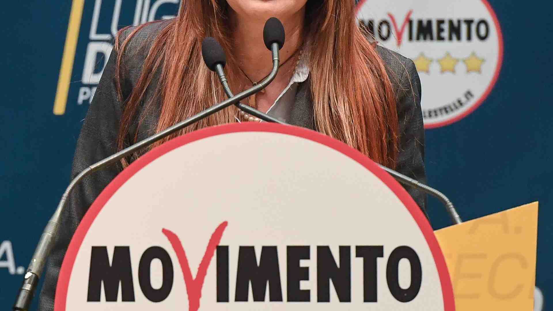 Immagine di Il M5s invita alla "Scuola di formazione" un prof. che vede una correlazione tra tumori e crescita economica