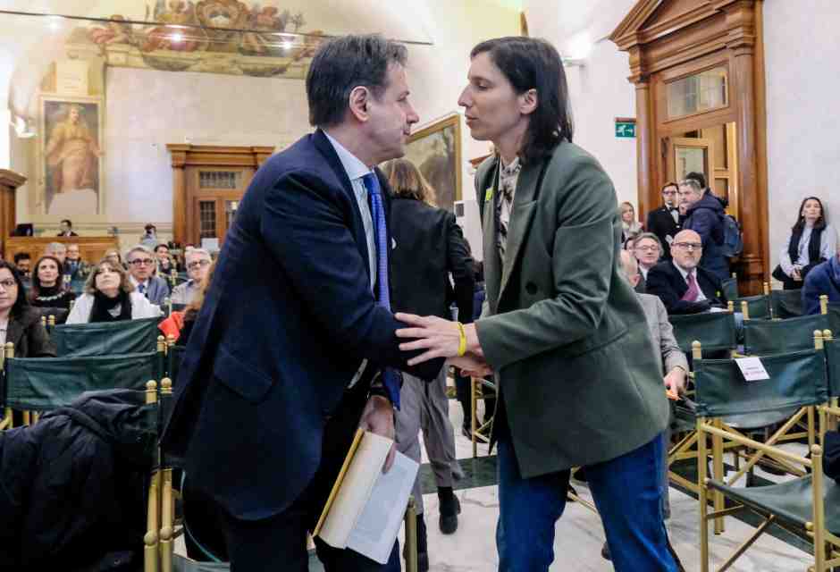 Dura la vita dell’opposizione: il campo largo è quello dei consensi all’estero per Meloni
