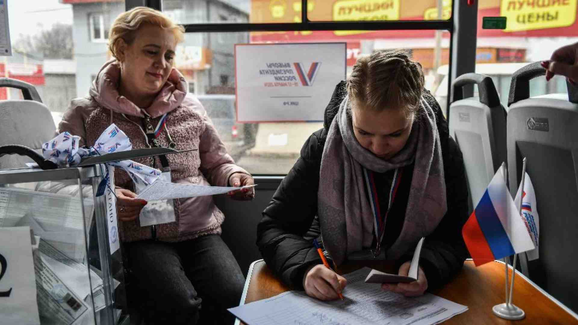 Immagine di Le urne dei russi? Servono per «contare» le reclute